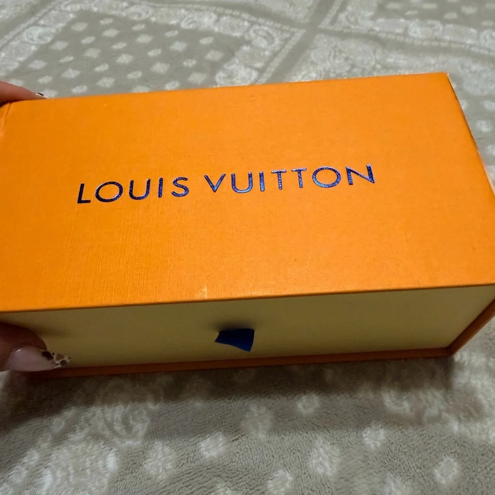 Louis Vuitton Black and Silver Round Metal Sunglasses